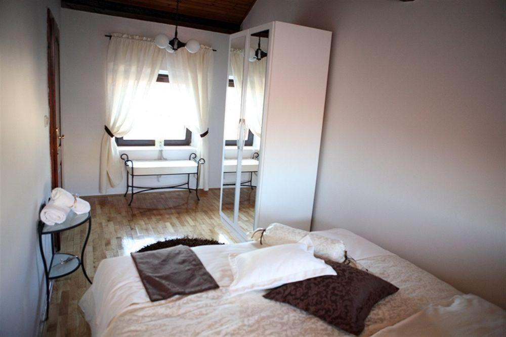 Apartments Filip & Viktoria In The Center Of Trogir Buitenkant foto