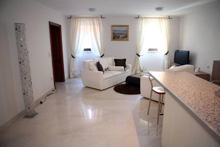 Apartments Filip & Viktoria In The Center Of Trogir Buitenkant foto